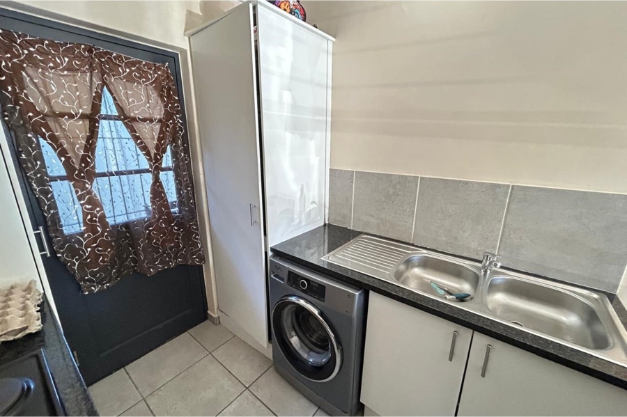 2 Bedroom Property for Sale in Parklands Western Cape